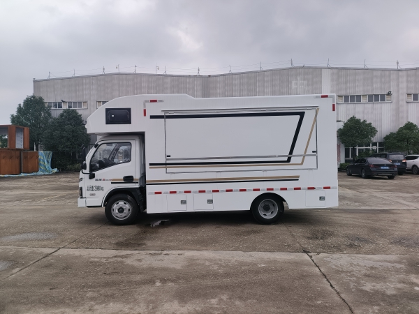 多功能房车版餐车 跃进S100 可住人可经营 支持私人定制