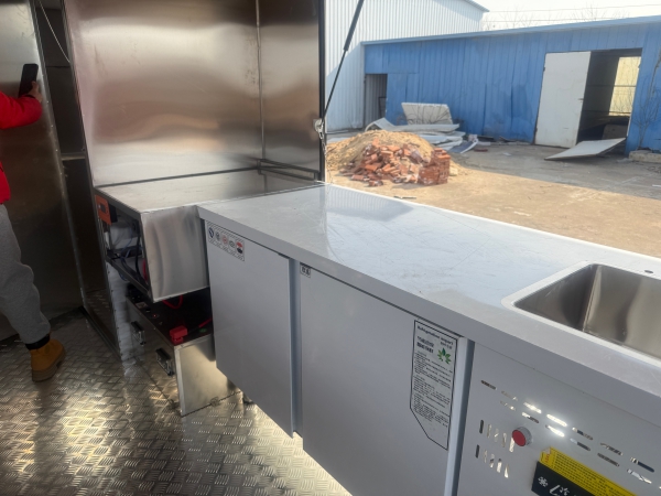 长安自动挡柴油房餐一体车｜一车双能，旅居与创收皆从容