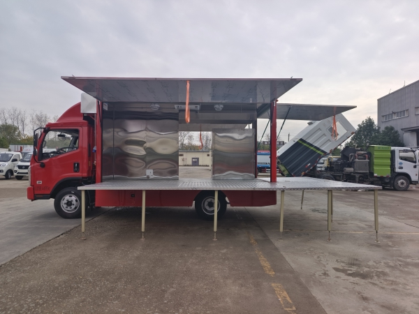 下沉式农村厨房餐车：地台操作更方便，乡宴办得更体面